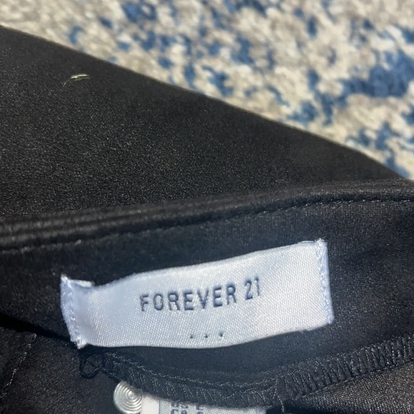 Black denim front button up skirt size Large excellent condition black w/buttons - Picture 4 of 7